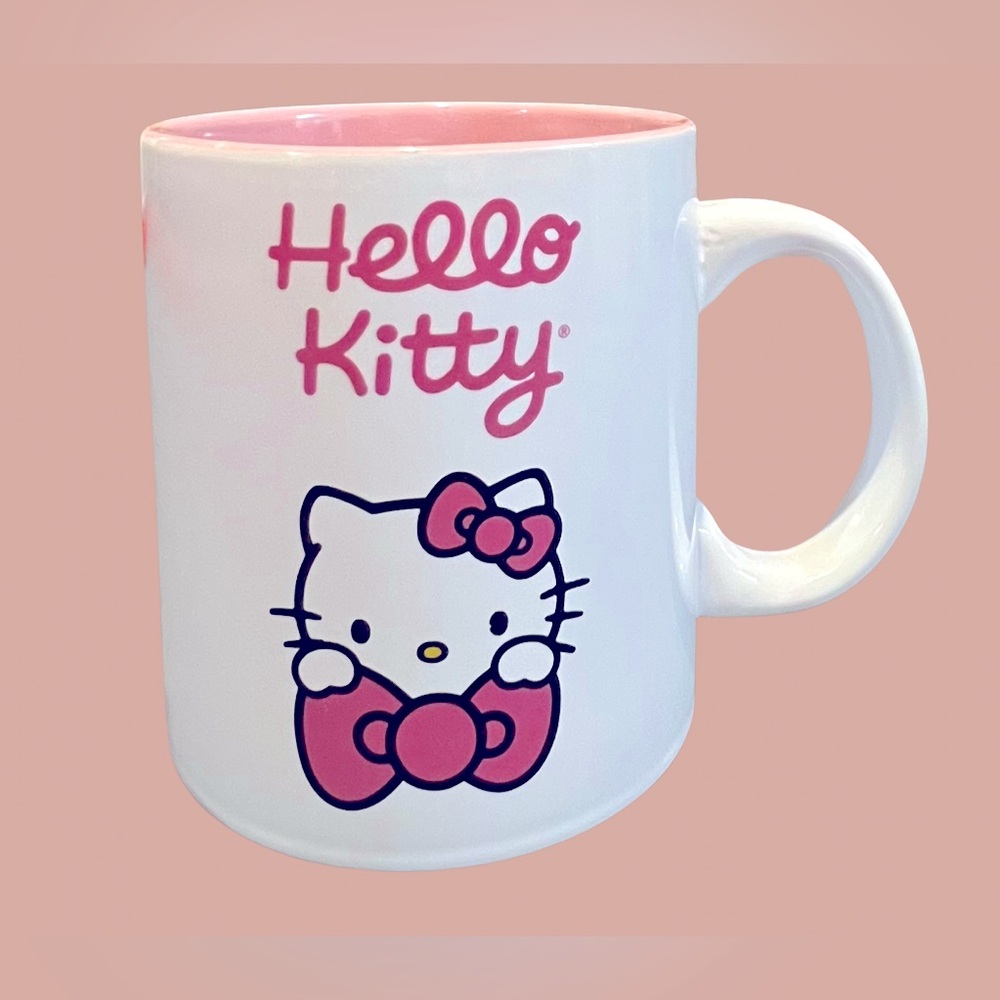 ☕️ HELLO KITTY ceramic 20 oz. Mug, image is on the front and back of mug ❤️